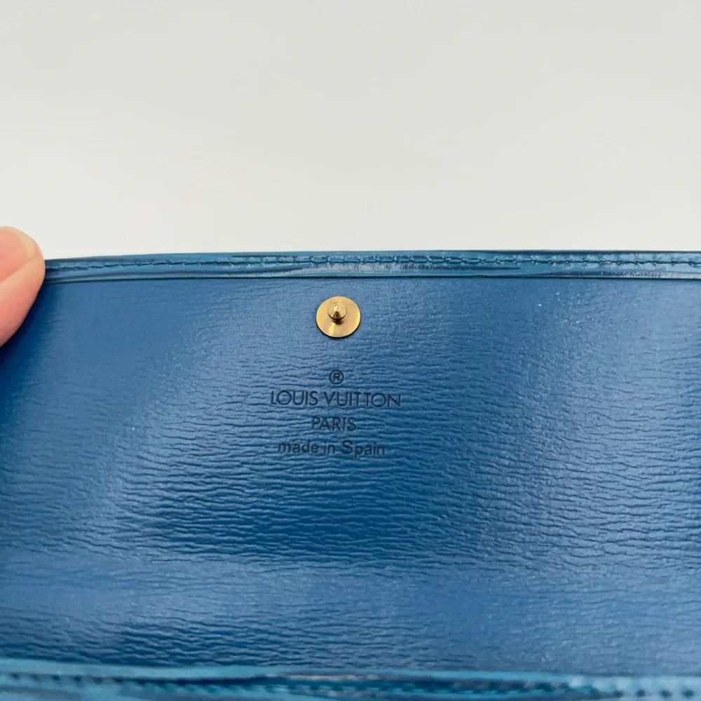 LV Wallet Merytille Blue Epi in Excellent Condition w/Box and Dust Bag!๐ - Picture 5 of 16